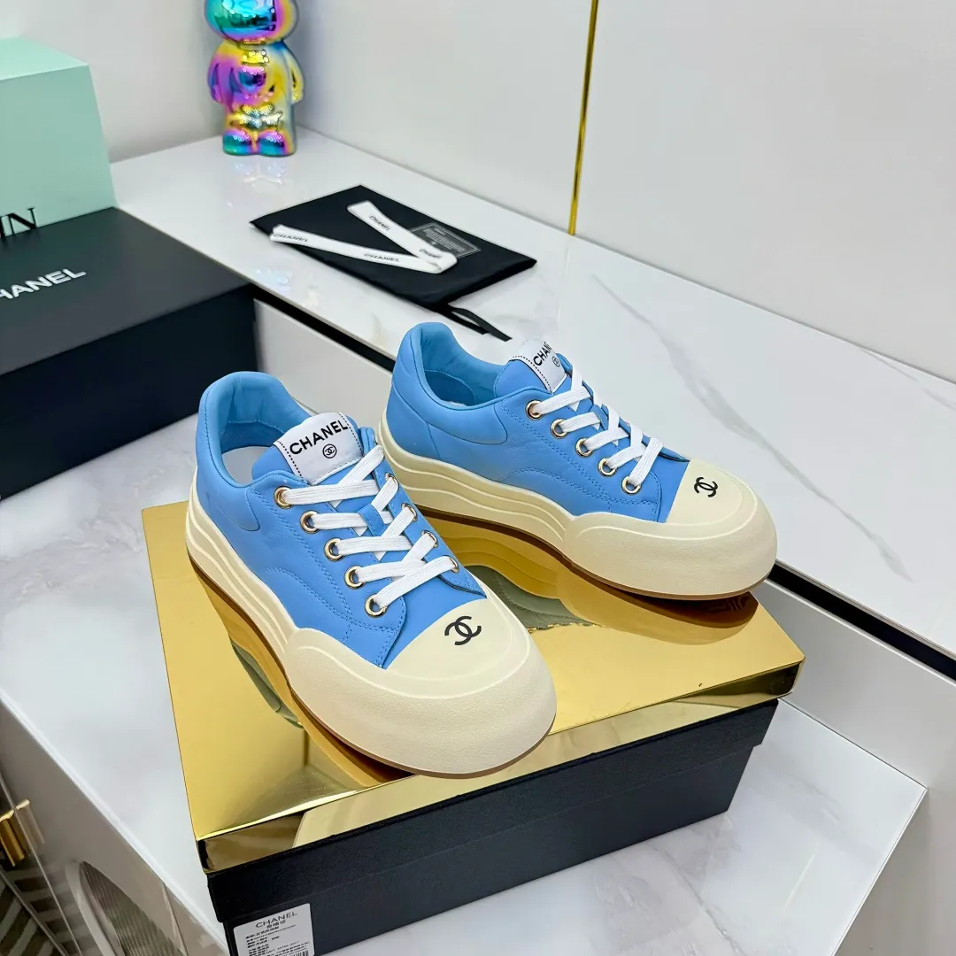 👟👟Ex-factory price 600👟👟 Chanel bread shoes ~ original calfskin panda shoes Chanel 25C latest hot style panda black and white sports shoes casual sneakers Xiaoxiang hot item classic black and white panda color coco girls must pay Fabric: original custom mixed sheepskin lining: original imported breathable mesh lining outsole: Original molded rubber + TPU combination Size: Women's 35-41 👉 👉 👉